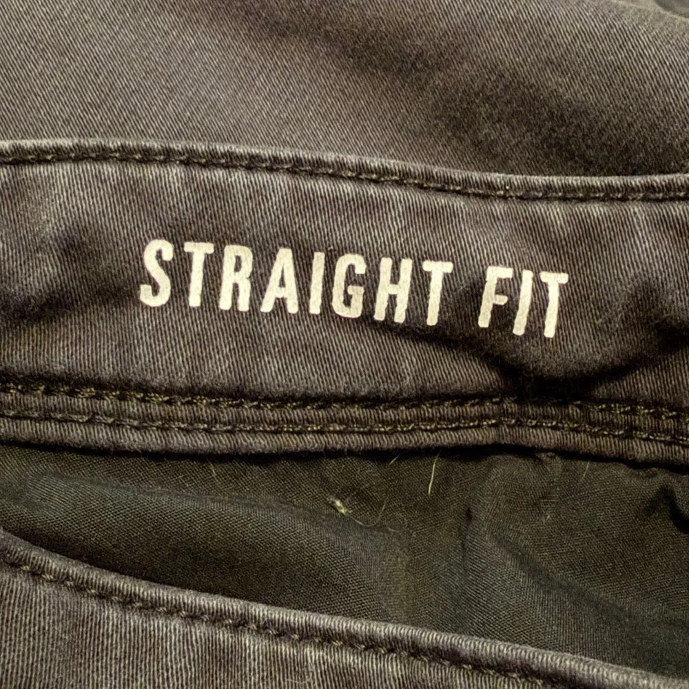 DU/ER No Sweat Pant Straight Fit Charcoal Gray Performance Trousers 32x32